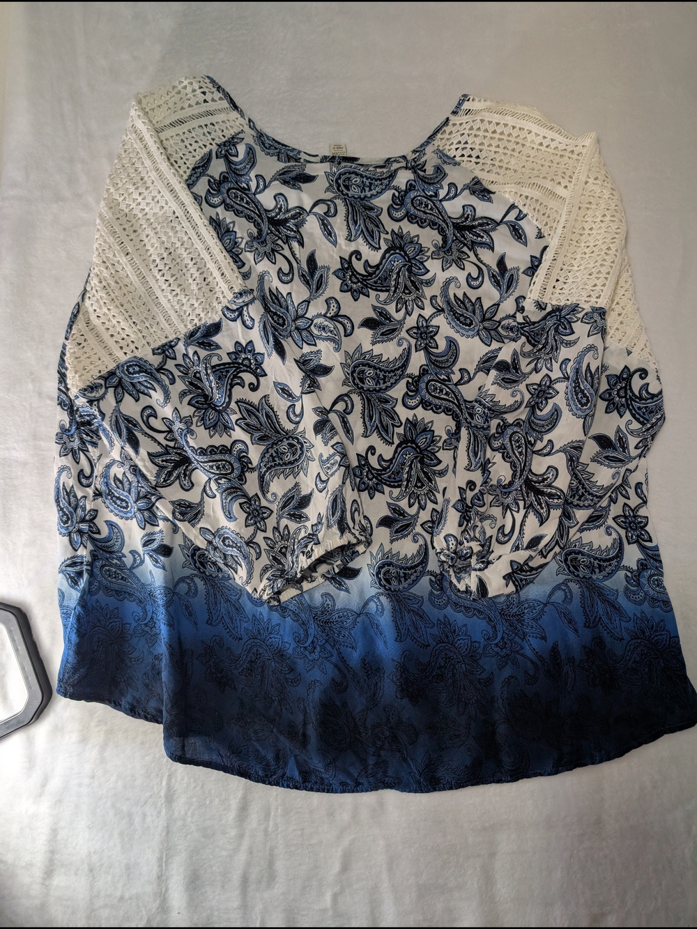 Cato White and Blue Paisley Crochet-Sleeve Blouse Size 22/24‎